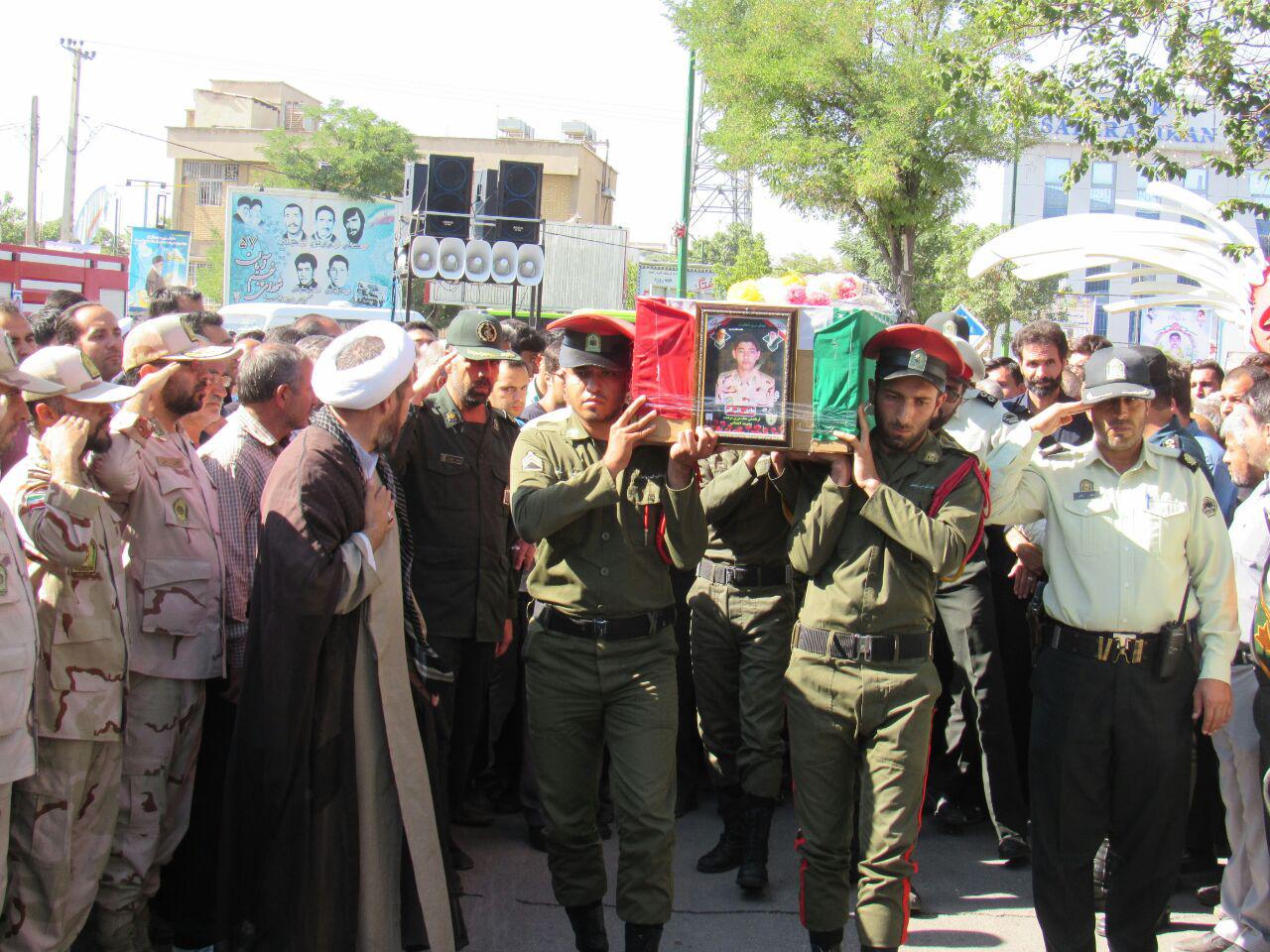 پیکر پاک شهید مدافع وطن در کبودراهنگ آرام گرفت