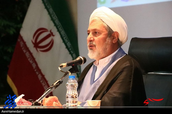 ایران با انقلاب اسلامی کدخدا منشی را از آمریکا گرفت/آنجا که در انقلاب موفق نبودیم، مسئولان به فرامین دین و رهبری عمل نکردند