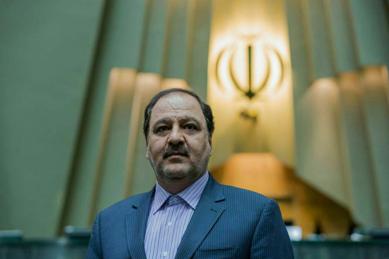 زیر سوال بردن مسائل دفاعی به جای پرداختن به معیشت مردم برای انحراف افکار عمومی است