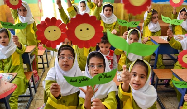 آیین روز شکوفه‌ها در همدان برگزار شد
